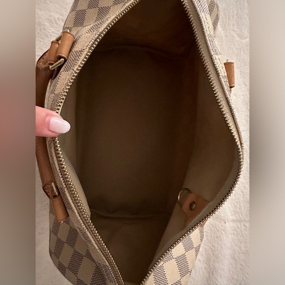 Louis Vuitton Authentic Damier Azur Speedy 30 Bag. - Picture 6 of 9